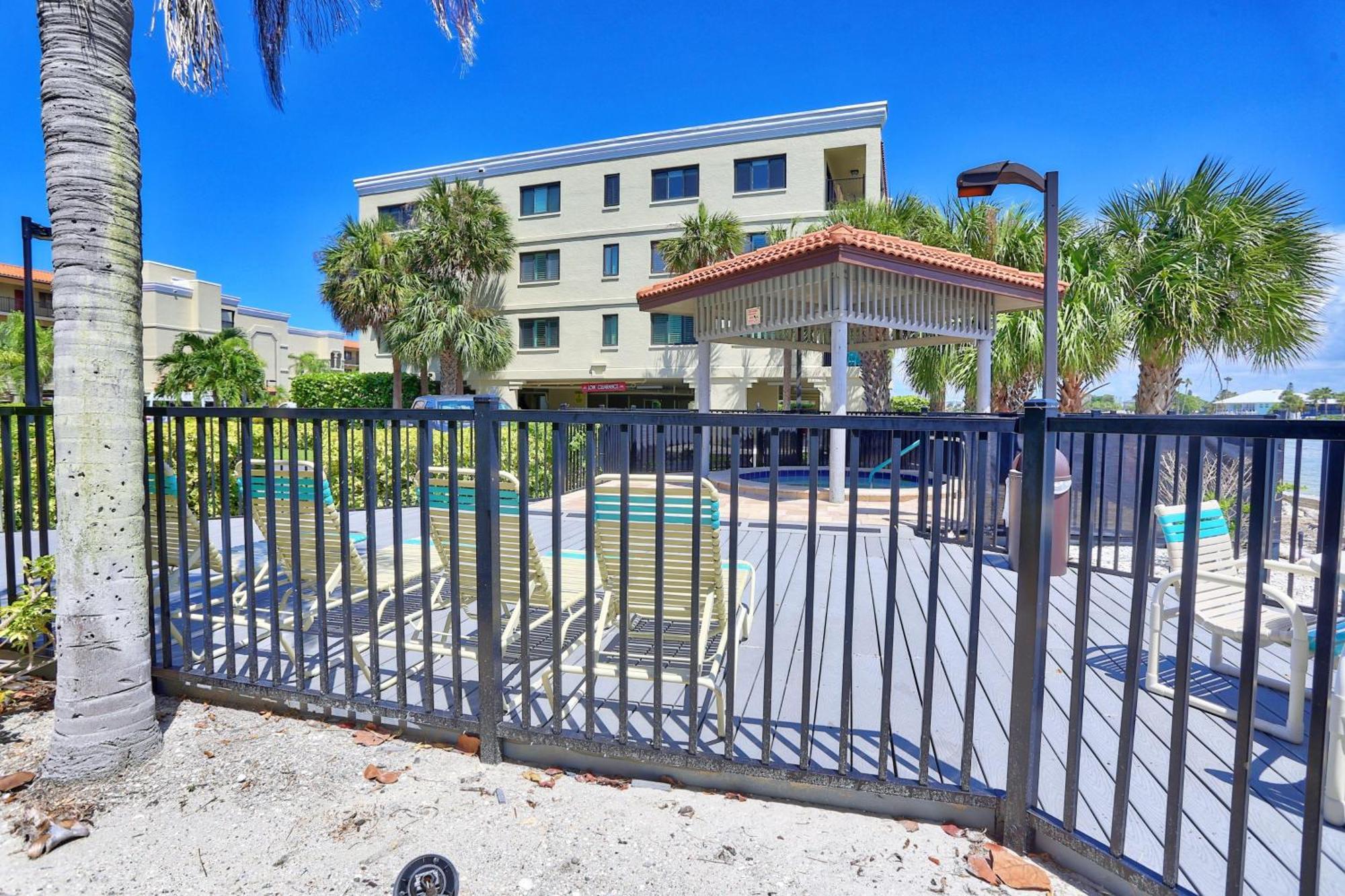 Villa Land's End 11-406 Beach Front - Premier St. Pete Beach Exterior foto